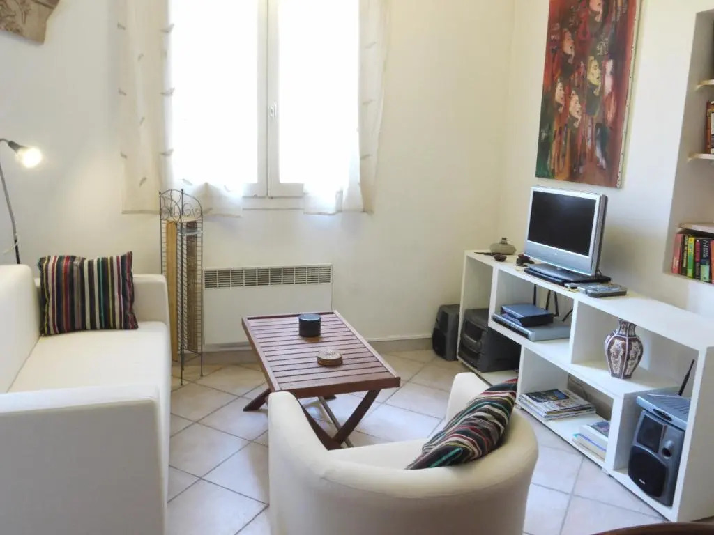 Studio 6 - a Quiet And Spacious Studio Flat in the Old Town