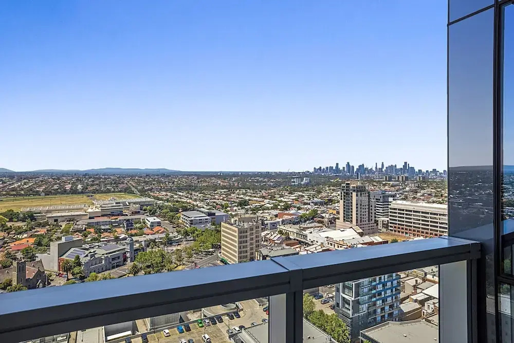 High-rise Balcony Unit With City Views, Gym, Pool