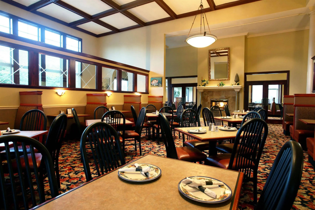 Four Points by Sheraton Portland East