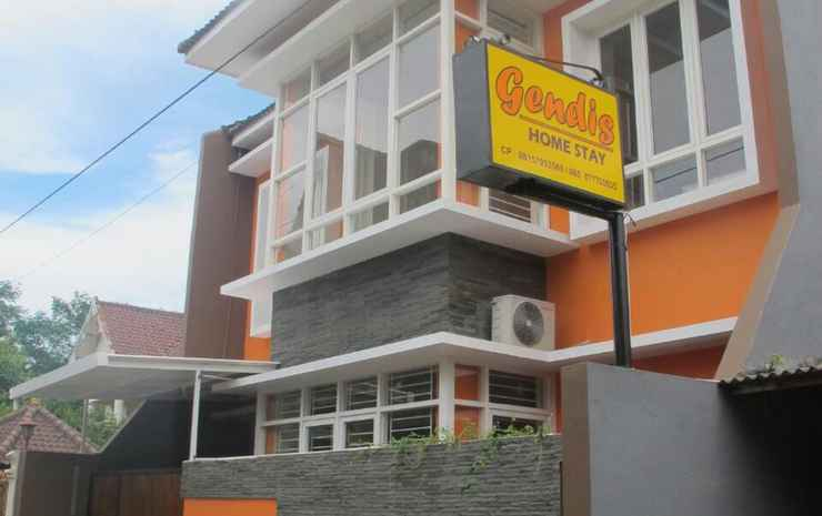 Modern Chic Room at Gendis Homestay