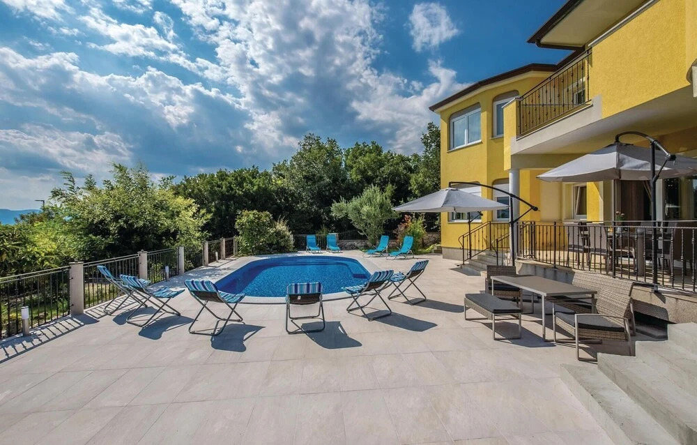 Amazing Home In Kostrena