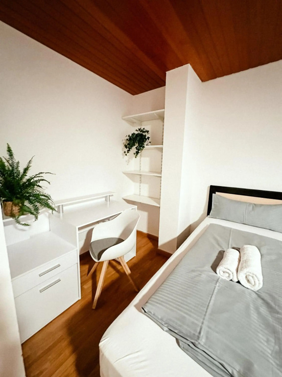Suiteable Living - Boardinghaus mit Parkplätzen, WLAN und Waschraum