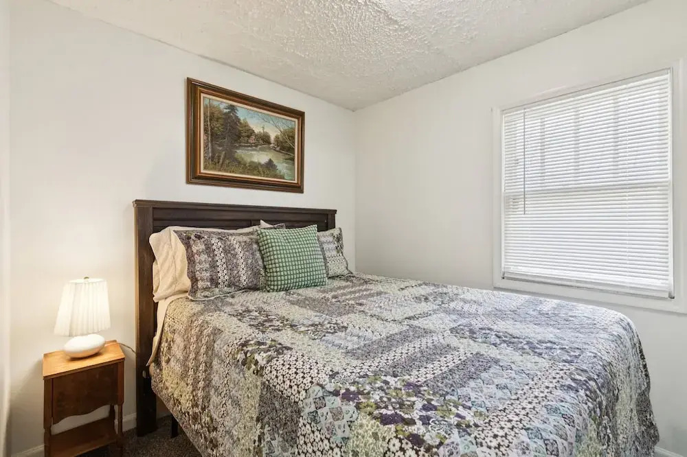Dave's Last Resort - Long Stay Discount - House On The Lake 2 Bedroom Home