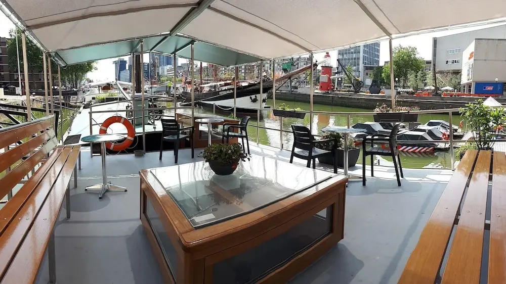 Boat Rooms on Water b&b