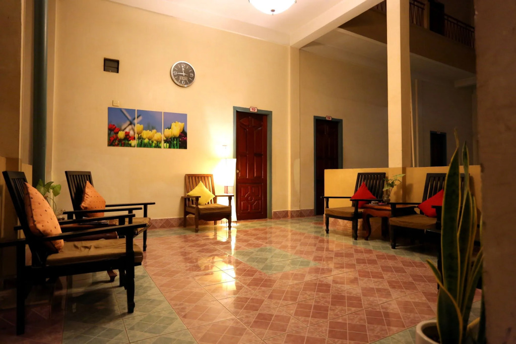 Royal Hotel