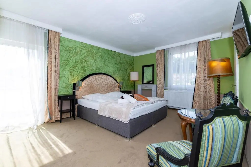 Corso, Zimmer & Cafe, Hotel Garni
