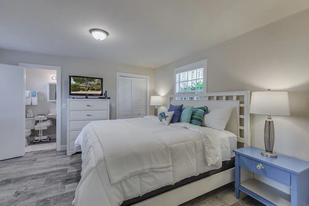Coastal Dream Beach House 3 Bedroom Home by Redawning