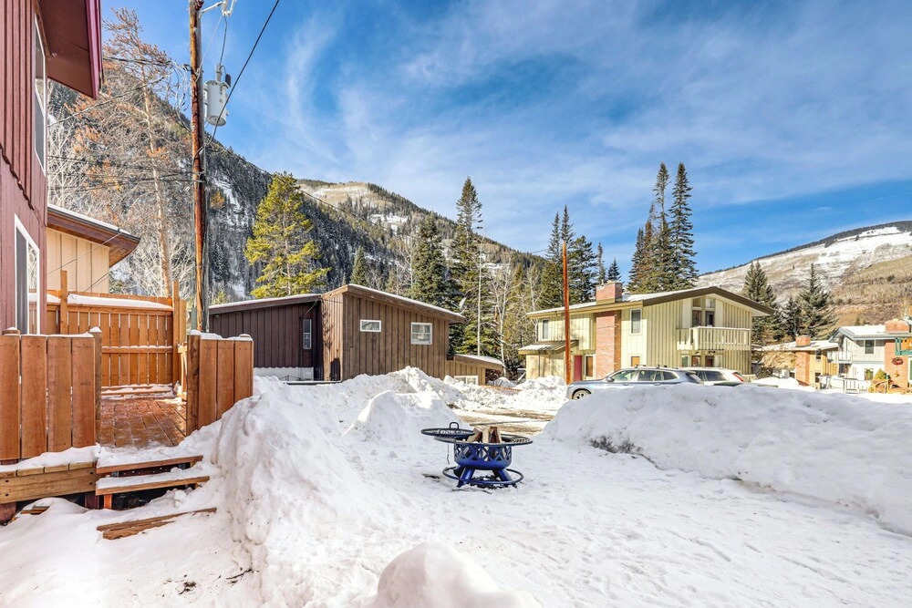 Newly Renovated, Modern Mtn Getaway: Pets Welcome