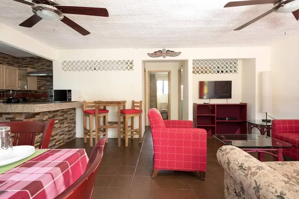Marina 48 Condominium, 5 Person Apartment, Pool, 247 Security, Parking Area