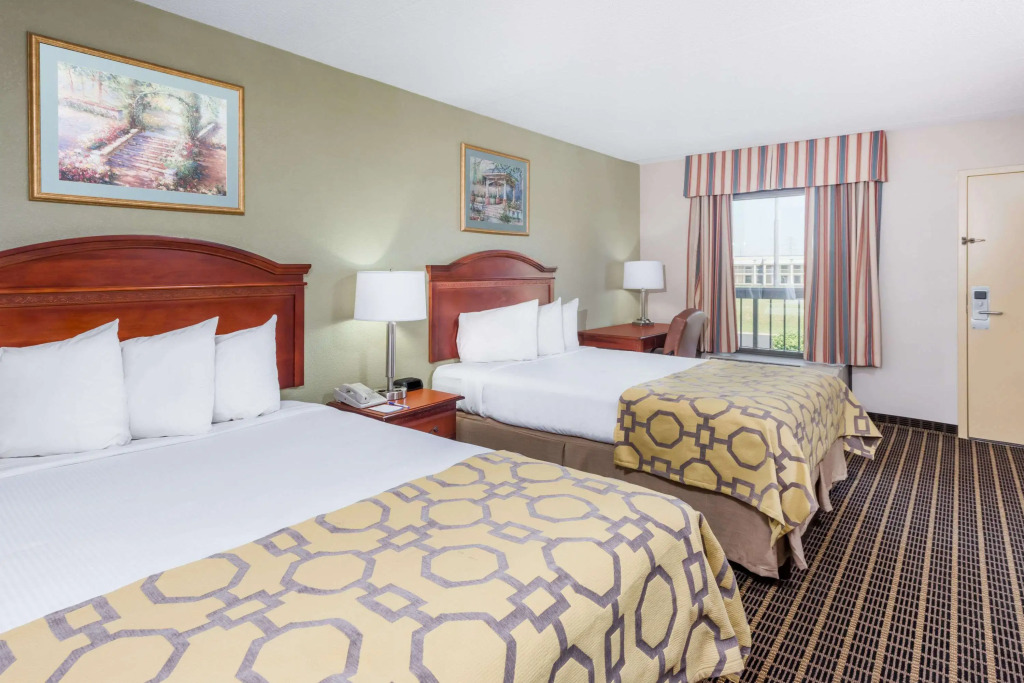 Baymont by Wyndham Clarksville Northeast
