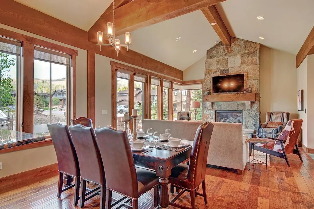 The Shores Lodge 3 Bedrooms 3.5 Bathrooms Home
