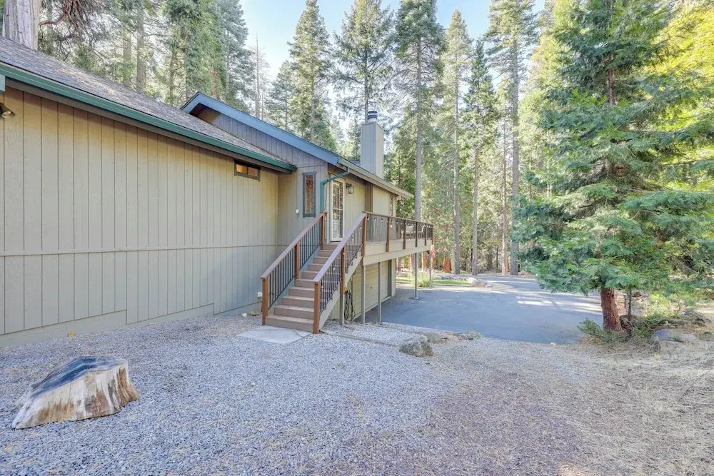 Quiet Cabin w/ Deck: Near Lake Almanor!