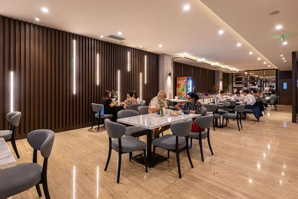 Nhat Ha Lavish Hotel