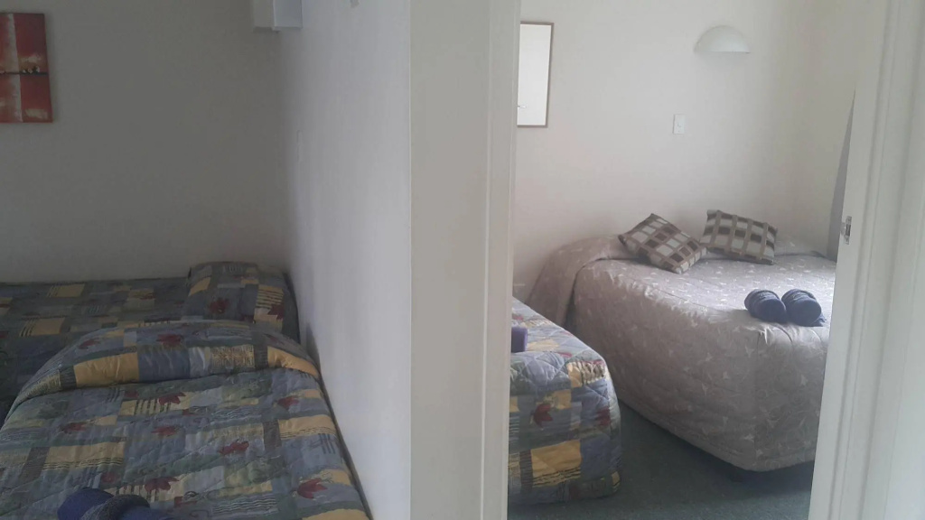 Camellia Court Family Motel