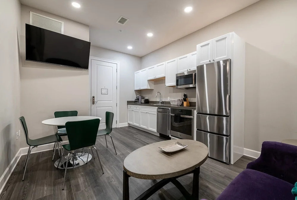 Bywater Suite Hotel