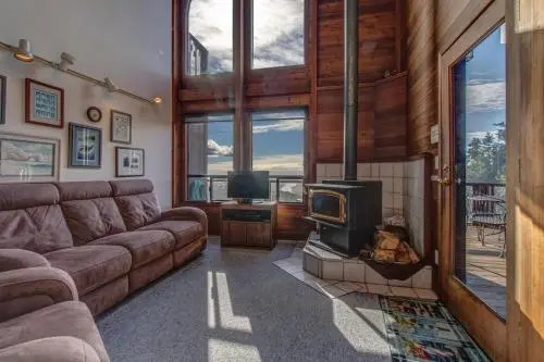 Ocean view home with Fireplace Hot Tub Deck