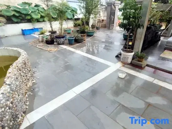 Guilai Courtyard