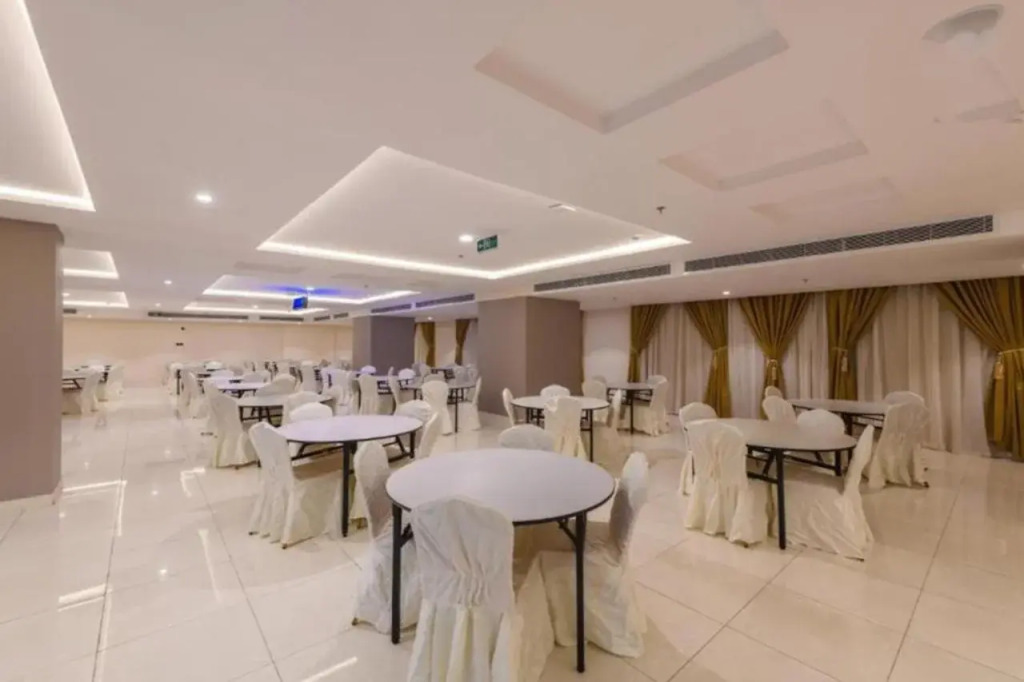 Manazel Al Zaireen Hotel