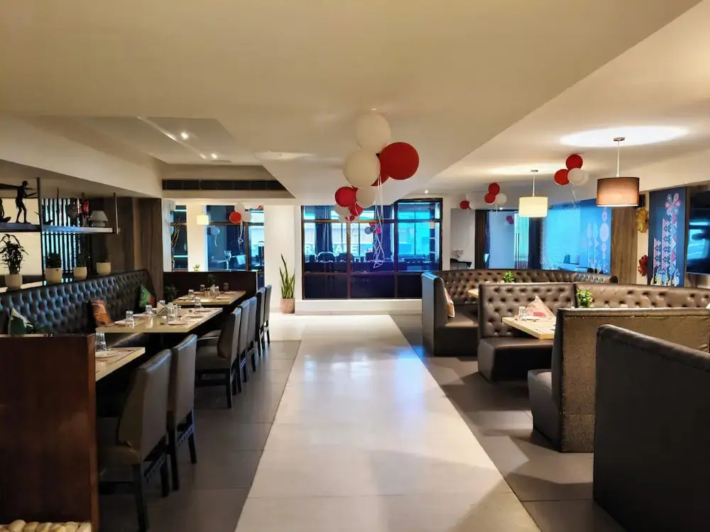 Hotel Hemaadri Grand
