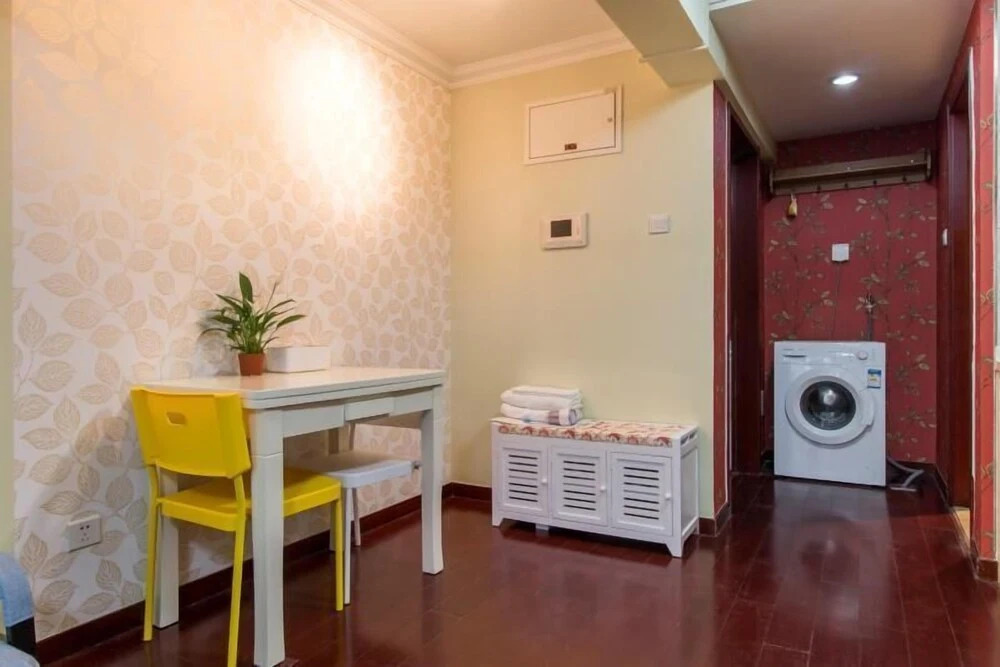 LayMayRest Service Apartment