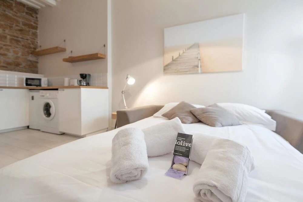 Charming Studio for 2 near the Metro by GuestReady