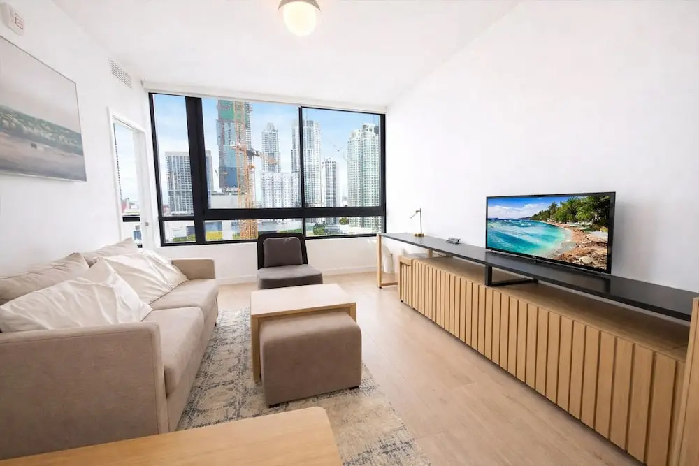 District 225 Condo by Ionica