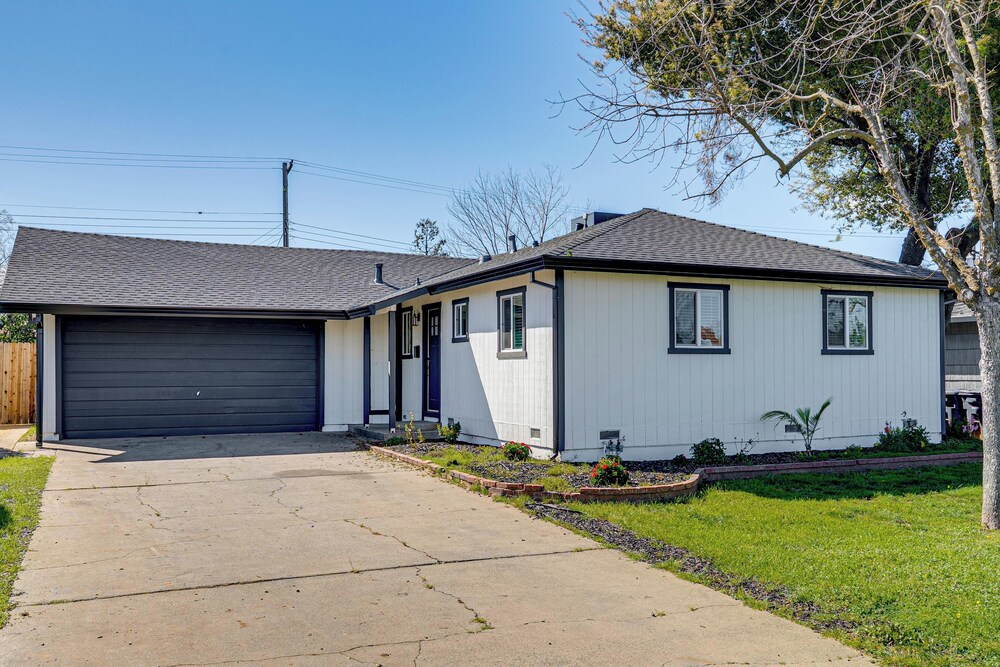 Pet-friendly Rental, Fenced Yard in Rancho Cordova