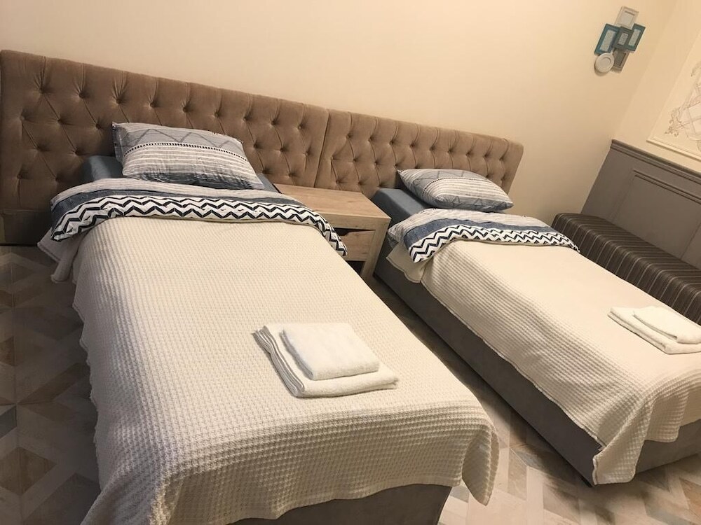 Leon Hotel