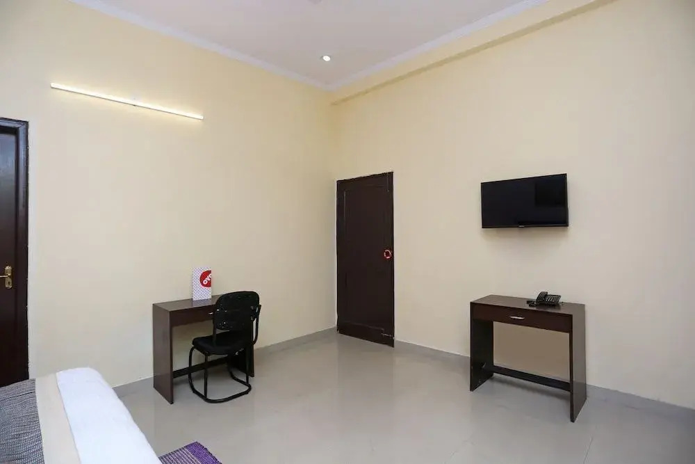 Homeystay Comfort By OYO Rooms