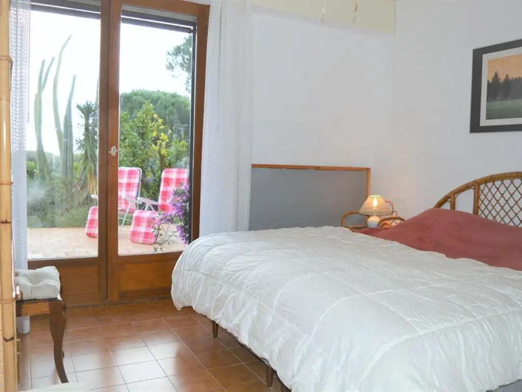 Appartement Le Lavandou, 2 pièces, 4 personnes - FR-1-251-305