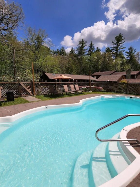 Magnolia Streamside Resort