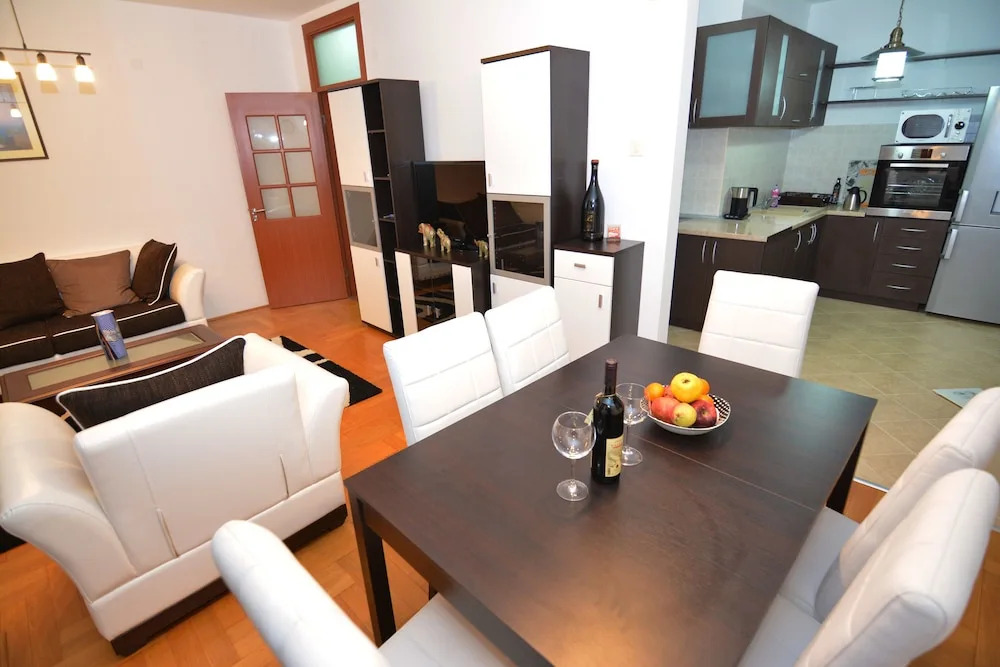 Hana Apartment