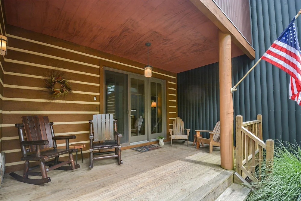Tips Up 4 Bedroom Townhome