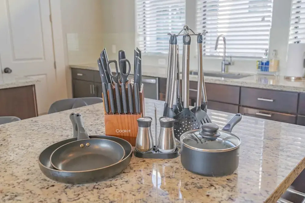 3BD HTX Luxe Home Fast Wi-fi Garage Location