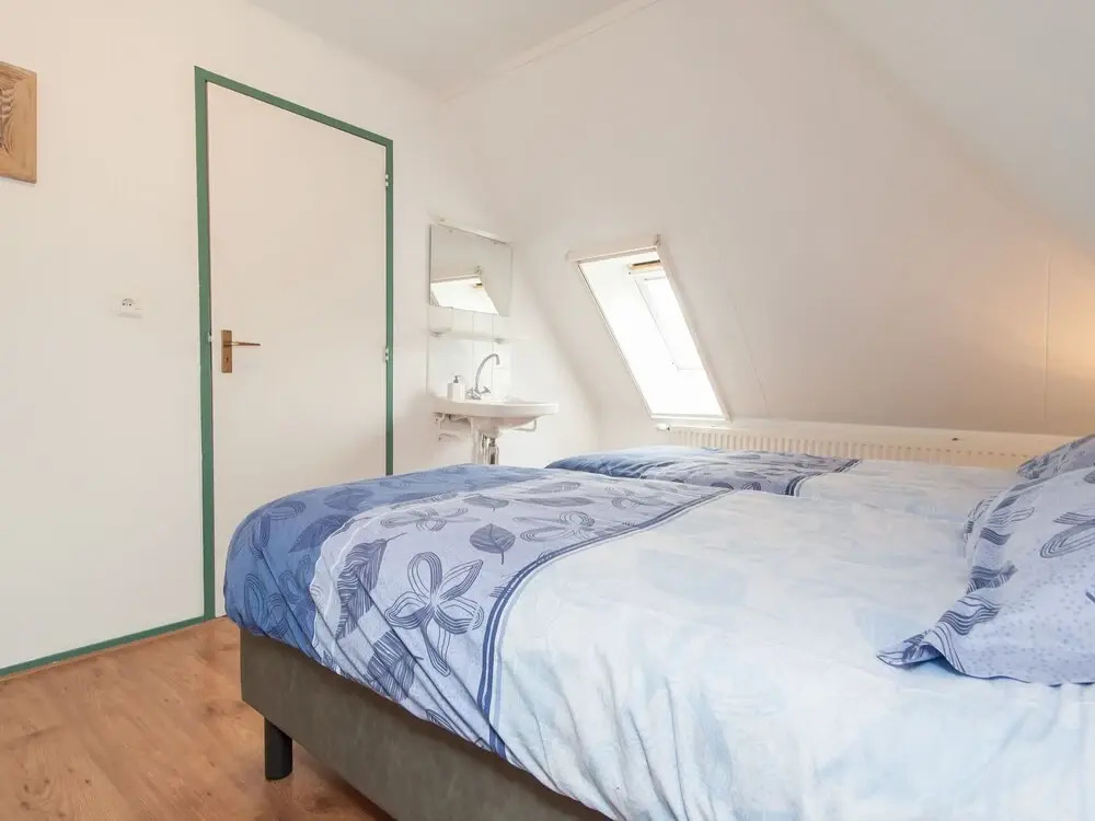 Inviting Farmhouse in 't Zand near Marine Museum