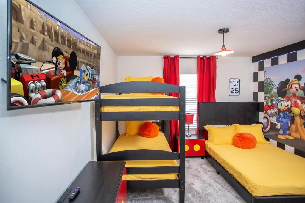 Splendid Four Bedroom Close To Disney w/ Pool 4987
