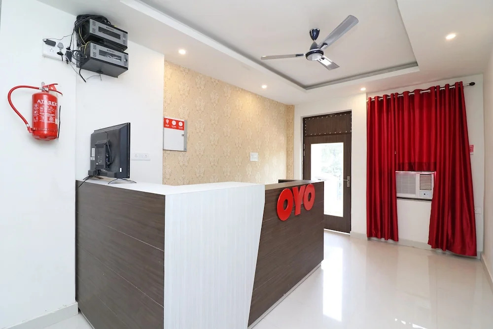 Oyo 18848 Paradise Inn