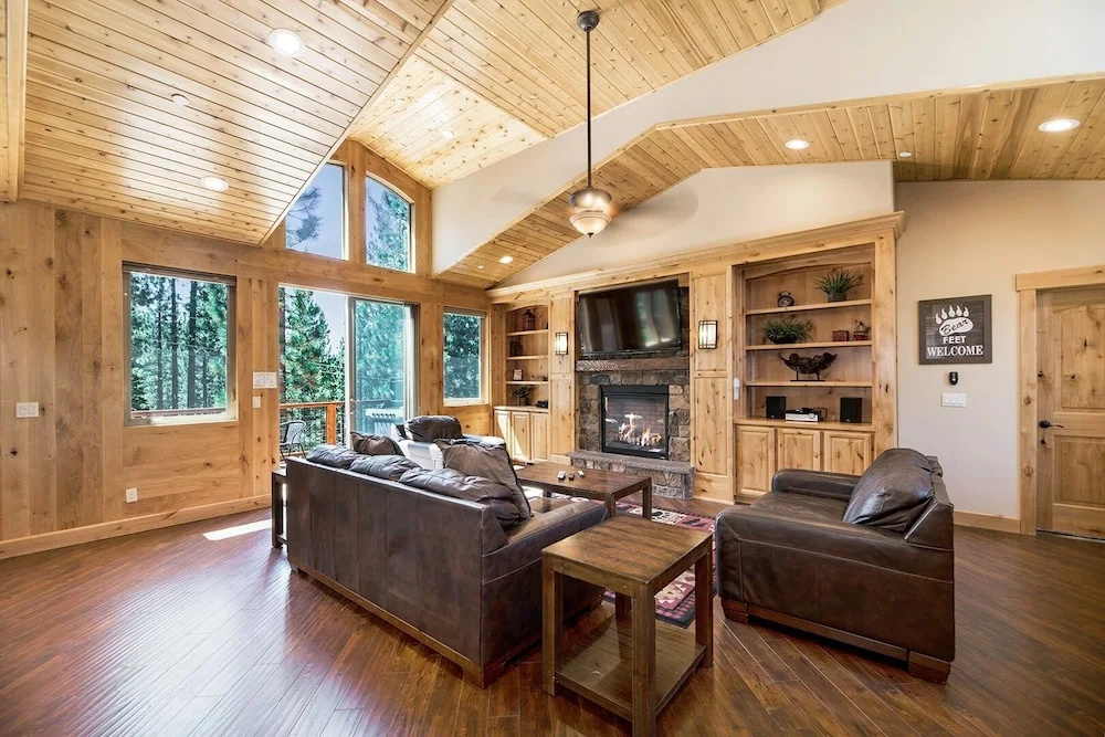 Big Bear Lodge W/ Sauna, Hot Tub, Decks & 4 Fireplaces 6 Bedroom Home