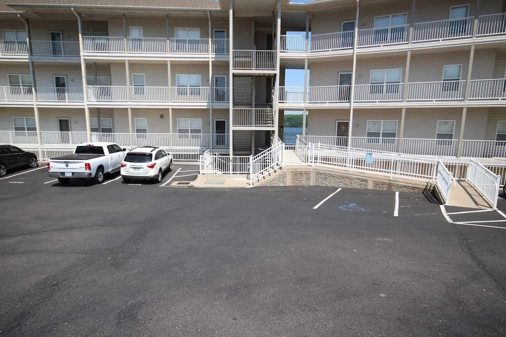 Lands End 205 - 3 Br Condo