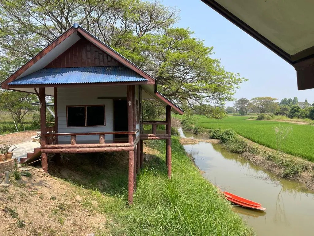 Rain Tree Cafe & Homestay
