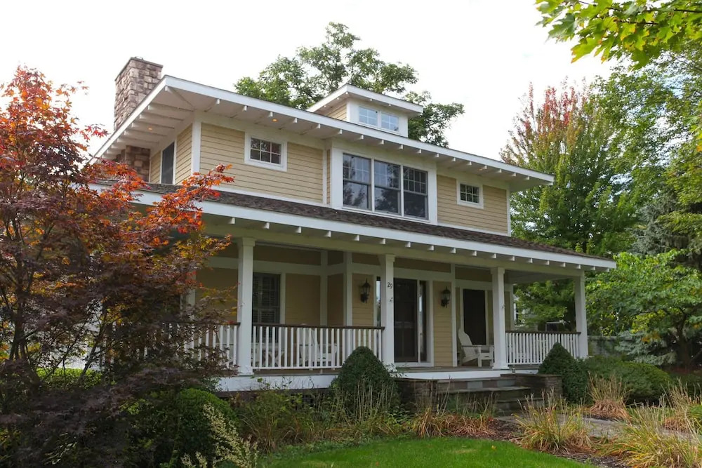 Douglas Manor