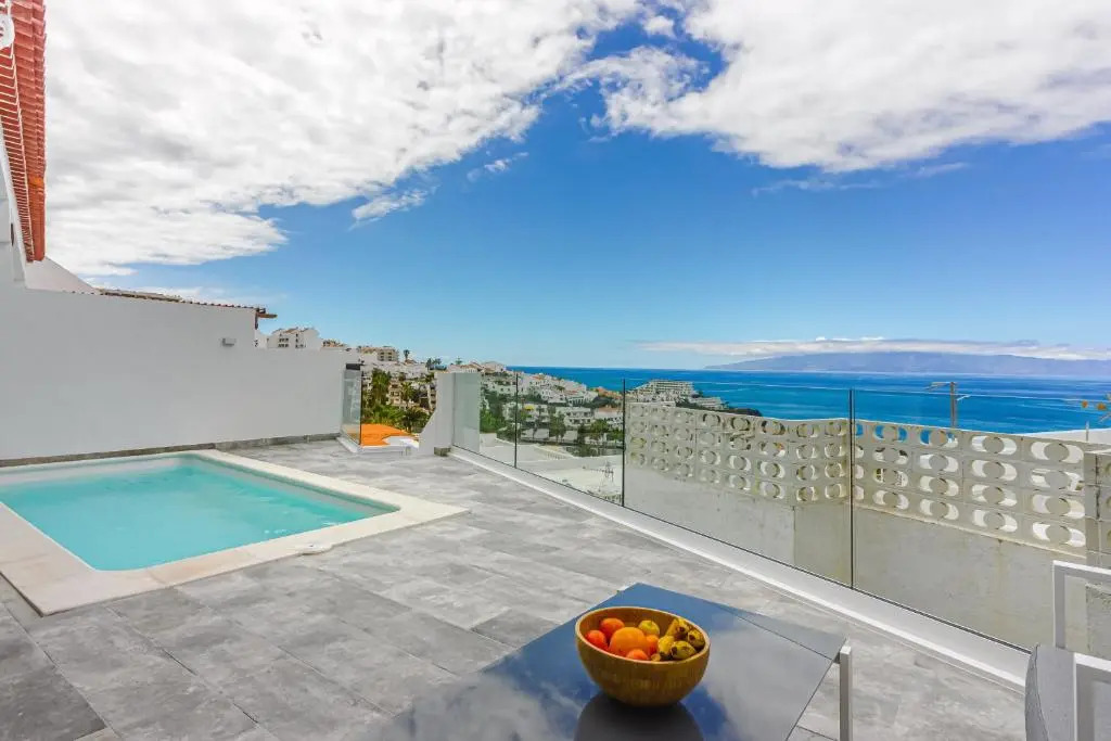 Fabuloso Bungalow con Vista Panorámica y Piscina Privada