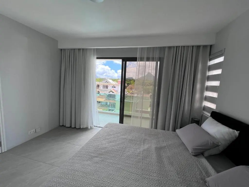 3BD Luxury Penthouse, Big Terrace, 5min from beach