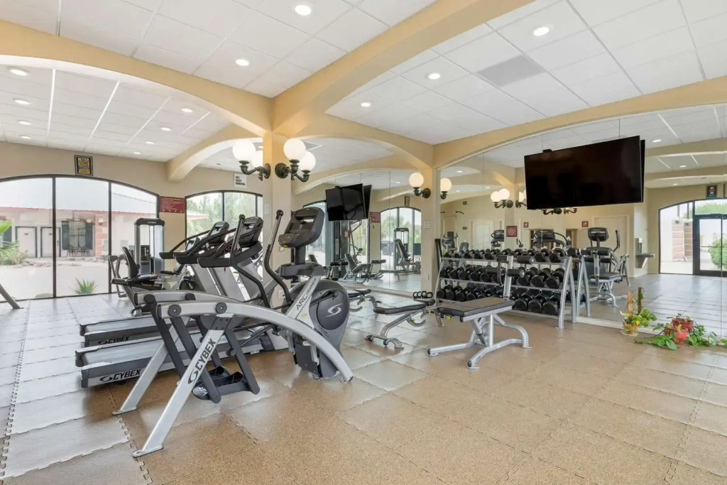 Best Western Plus Swiss Chalet Hotel & Suites