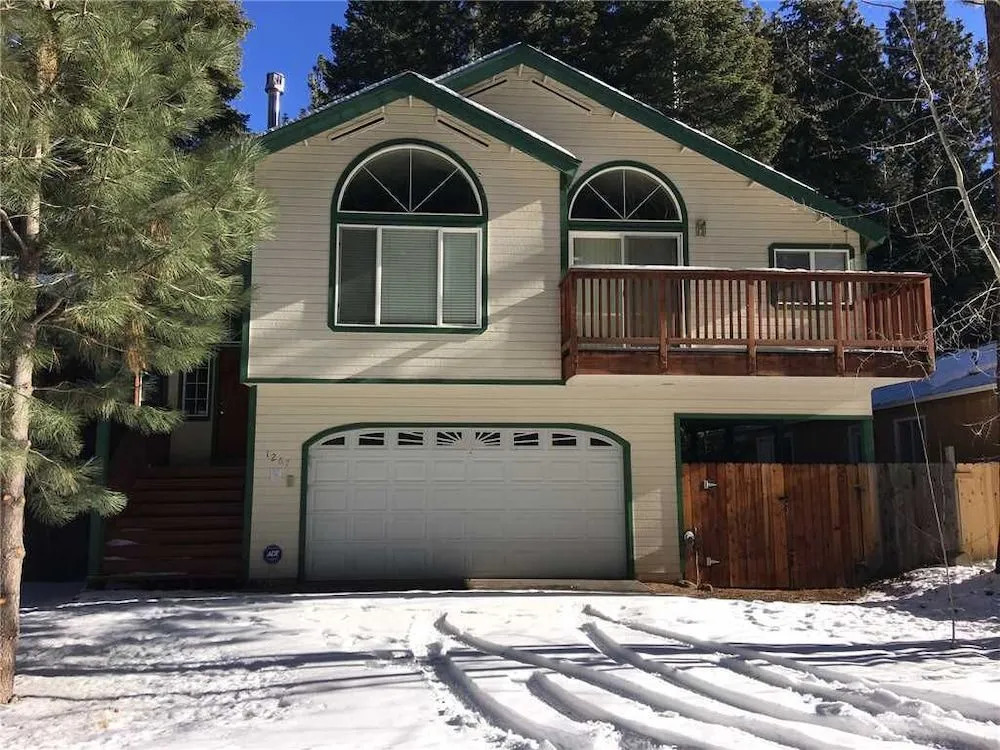 1267 Dedi - 3 Br Home