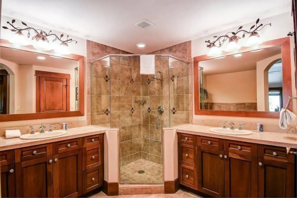 Premier 4 Bedroom Ski in, Ski out Lone Eagle Condo With the Best Access to Skiing in Keystone