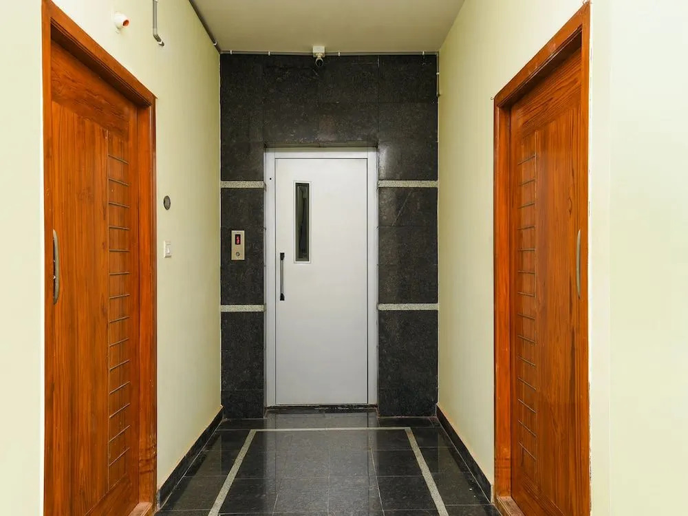 Oyo 22782 Akshara Suites