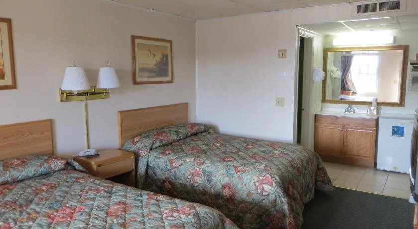 Pine Crest Motor Lodge