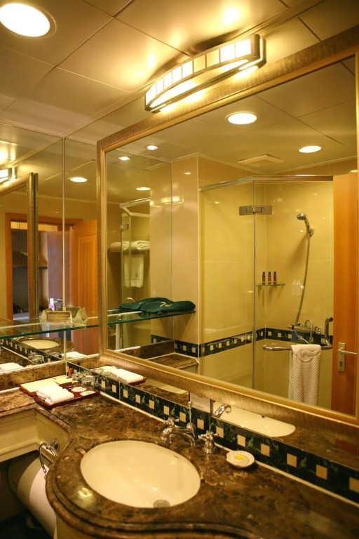 Chateau Star River Apartment