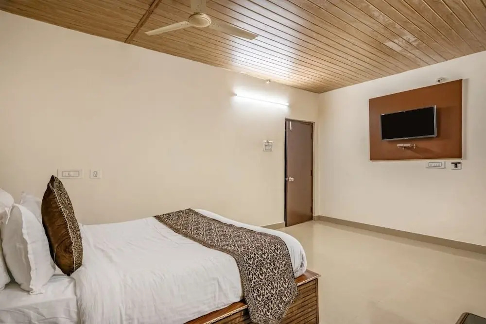iROOMZ Hotel Royal Hill Park